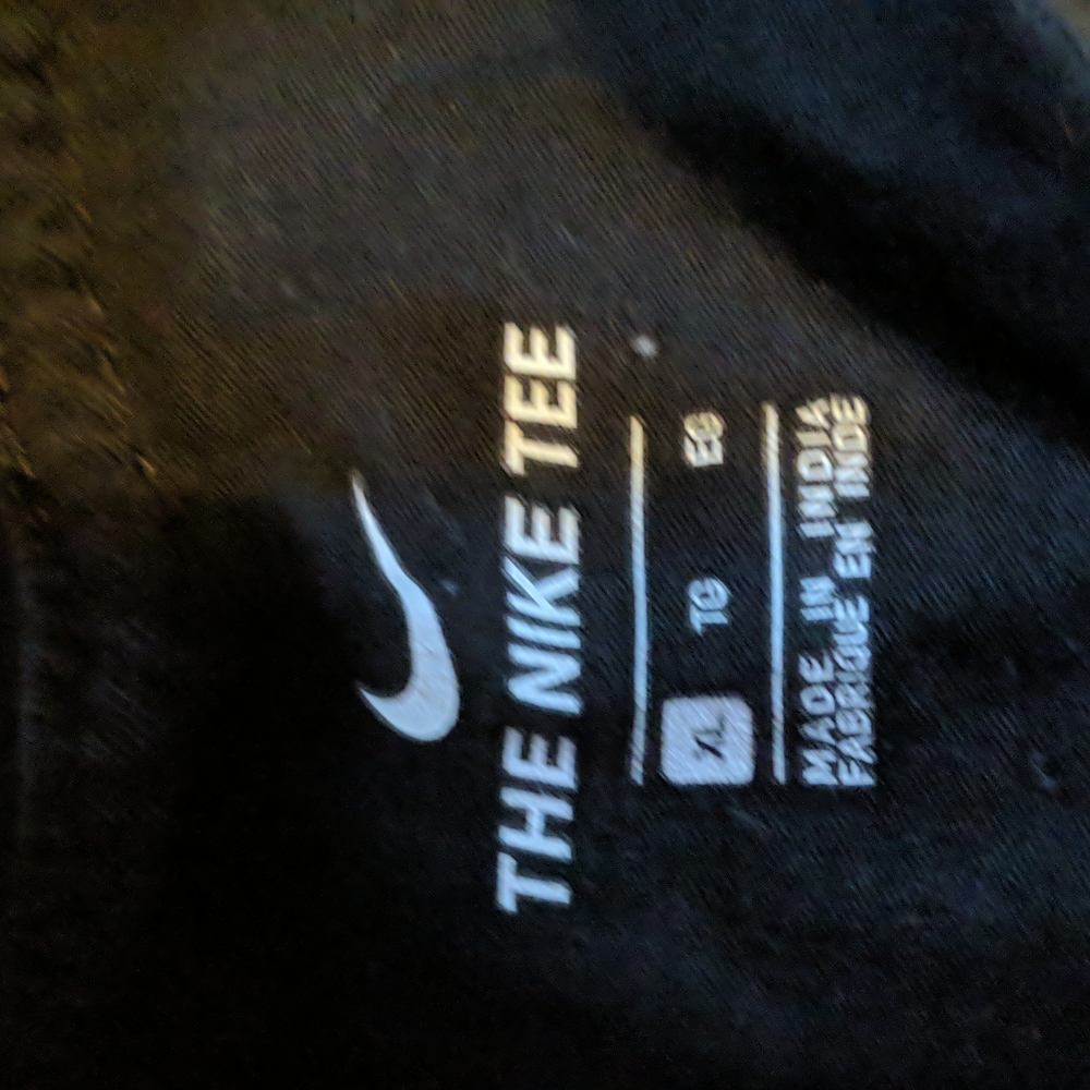 Youth Nike T shirt - Picture 2 of 3